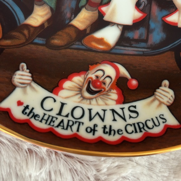 Vintage 24K gold rim Clown plate from the greatest show on earth!!🌍 - Picture 8 of 12